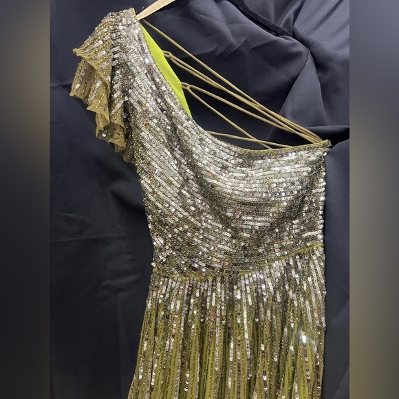 Mac Duggal 5565 NWT SEQUINED ONE SHOULDER FLUTTER SLEEVE A LINE GOWN - Picture 6 of 7